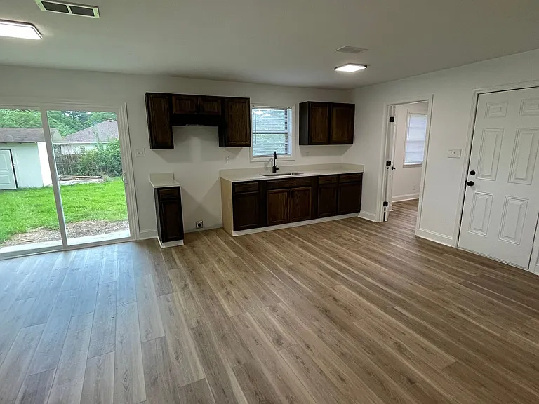 1509 Madden Rd — Photo 3