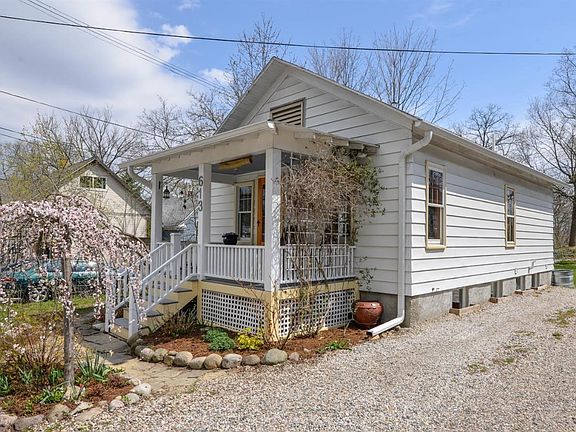 3rd image of 613 Turner Park Ct
