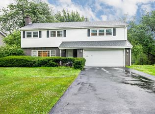 830 W Hawthorne Blvd, Wheaton, IL 60187