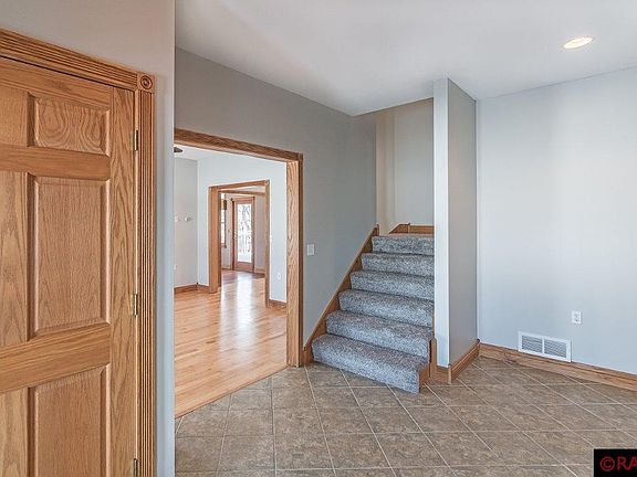 3rd image of 2210 Evergreen Dr