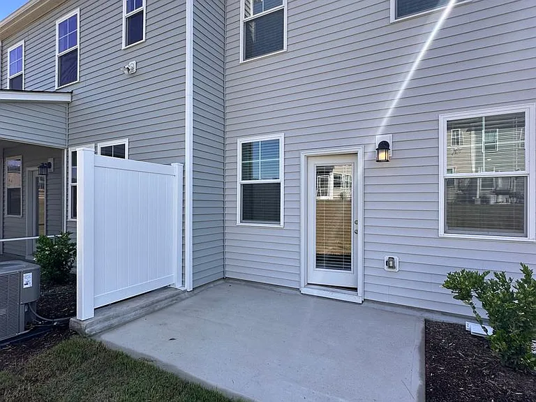 5927 Woodlawn Dr — Photo 24