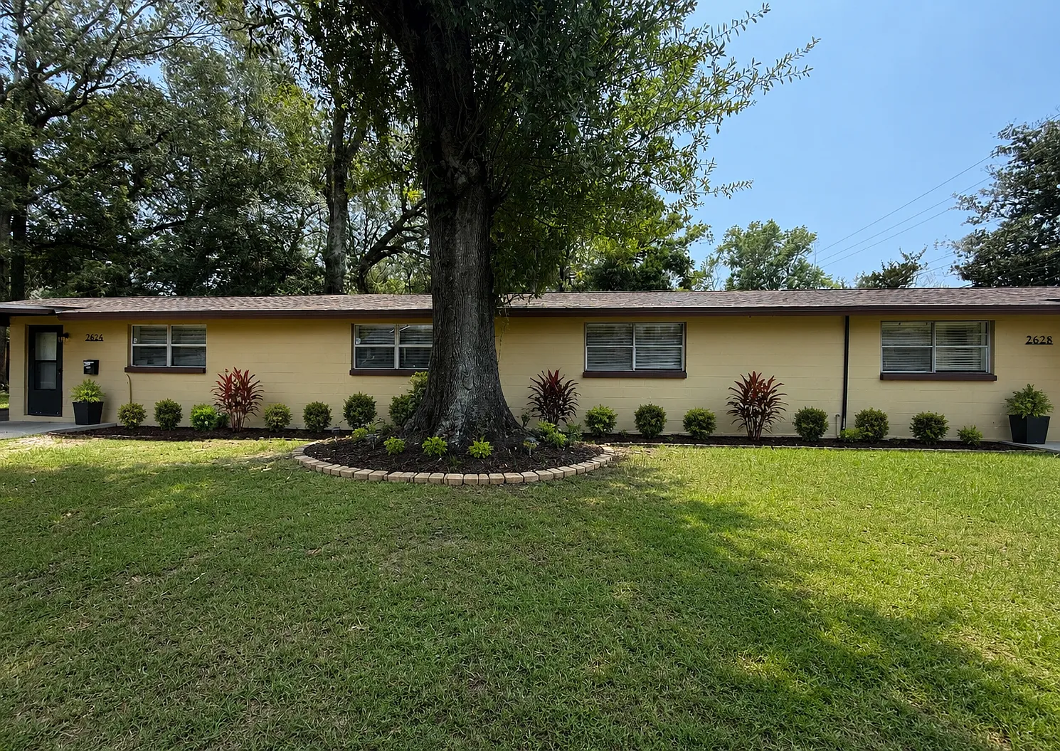 Fully Renovated 3br/1ba Duplex Available Now! — Photo 1
