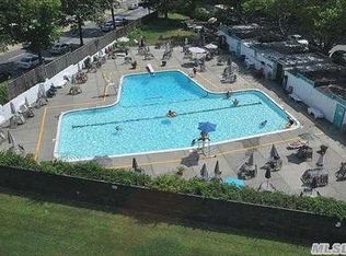 22424 Union Tpke APT 4H, Oakland Gardens, NY 11364