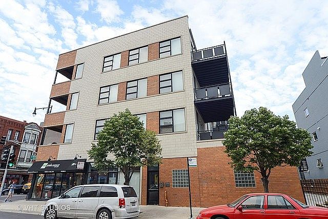 1st image of 1555 N Wood St Unit 301