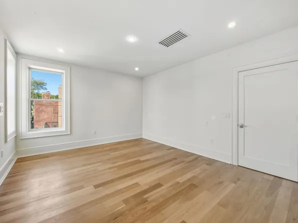 647 Jersey Avenue image 26 of 36