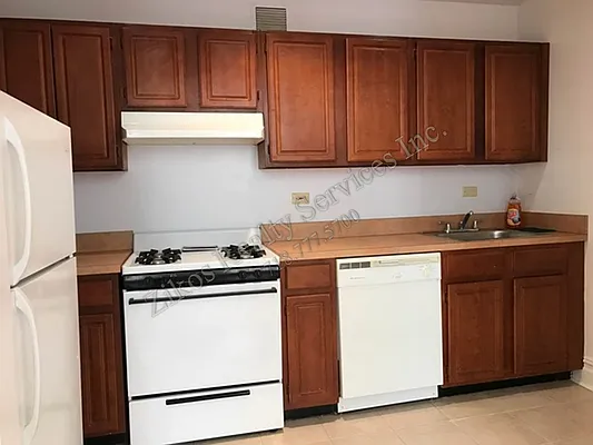 Rented by Zikos Realty Services | media 1