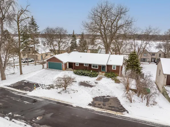 1120 Gordon Ave E, Maplewood, MN 55109