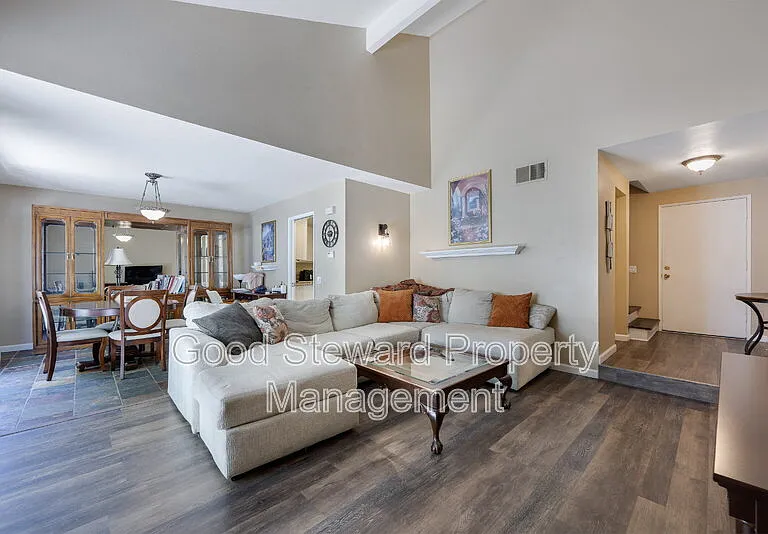 6646 Vista Loma — Photo 10