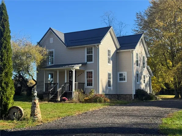 10445 Gillette Rd, North Rose, NY 14516