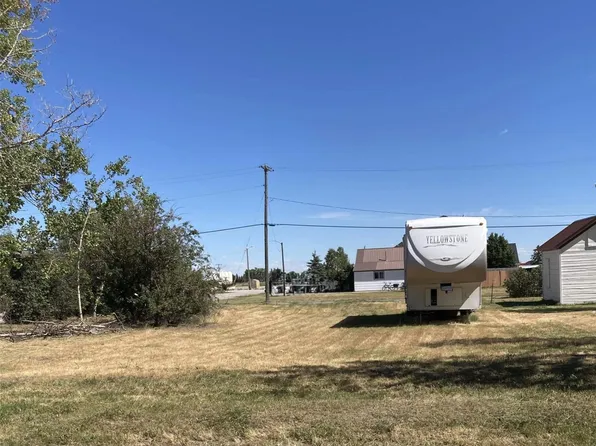 605 Montana St, Valier, MT 59486