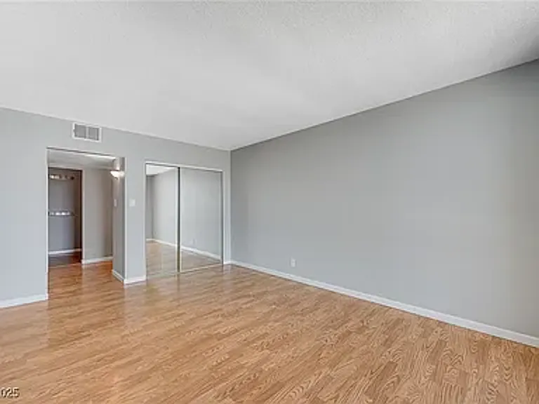 3930 University Center Dr #806 — Photo 19