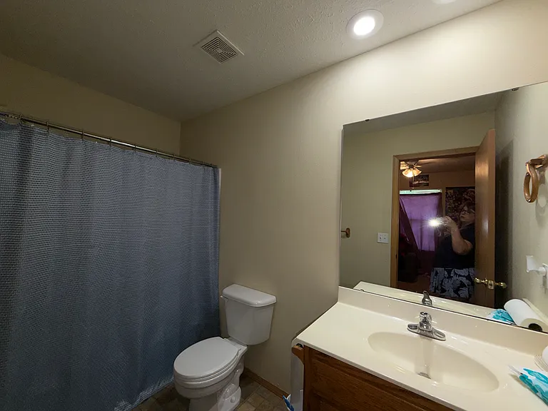 410 S Robert St — Photo 17
