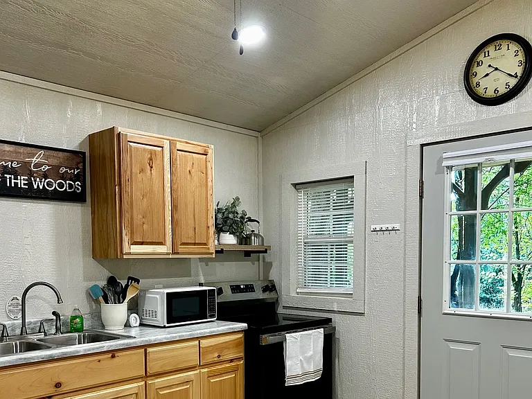 2585 S 85th St E — Photo 2