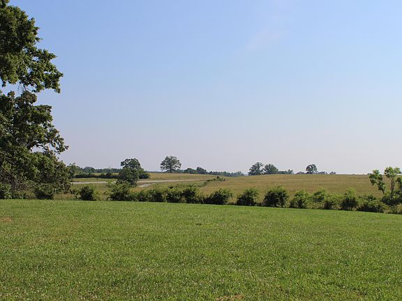 5th image of Holly Tree Dr