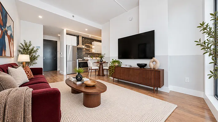 Living room, photo 2