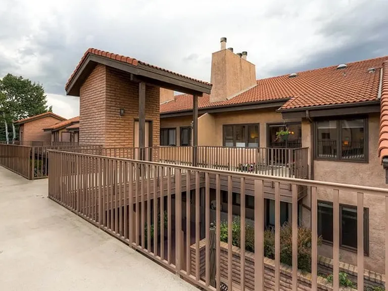 4415 Laguna Pl — Photo 42