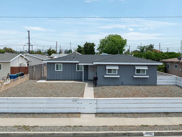 13192 Edwards St — Photo 1
