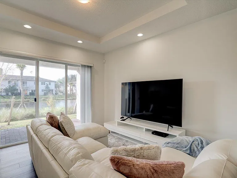 1451 Pioneer Way — Photo 27