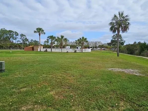 292 Chris Craft Dr, Carrabelle, FL 32322