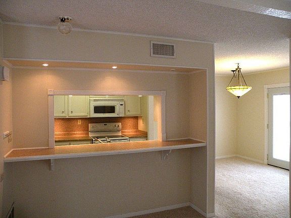 2nd image of 207 Lido St