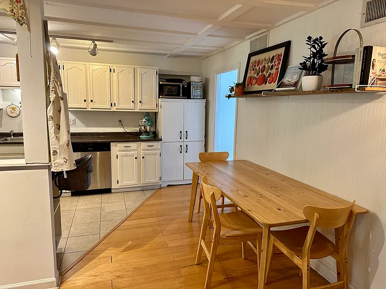 304 E Brow Rd — Photo 4