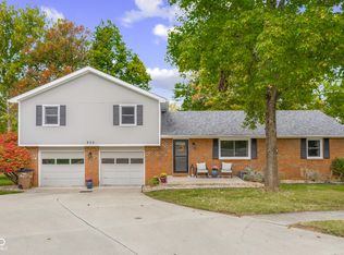 950 Countryside Ln, Columbus, IN 47201