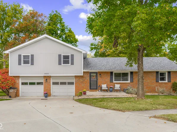 950 Countryside Ln, Columbus, IN 47201