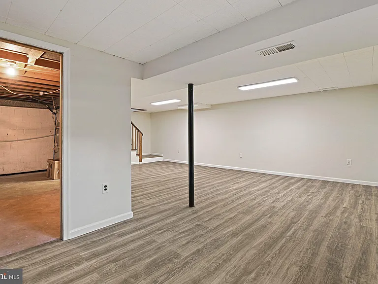 8701 Parliament Dr — Photo 34