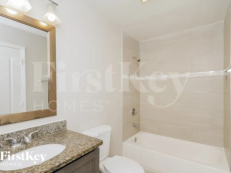 823 Oriole Dr — Photo 13