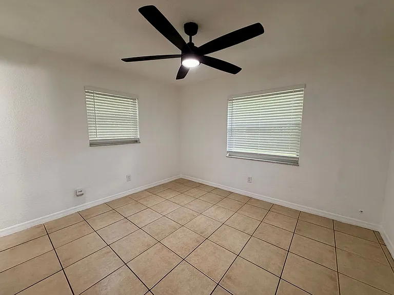 1235 Alcazar St — Photo 6