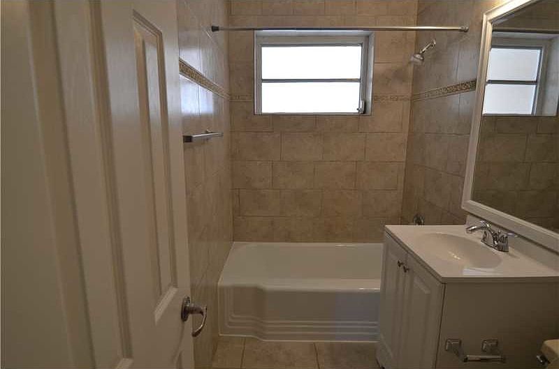 2nd image of 10040 SW 37th St