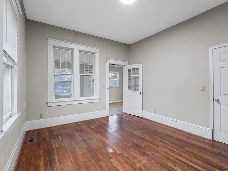115 Diamond — Photo 23
