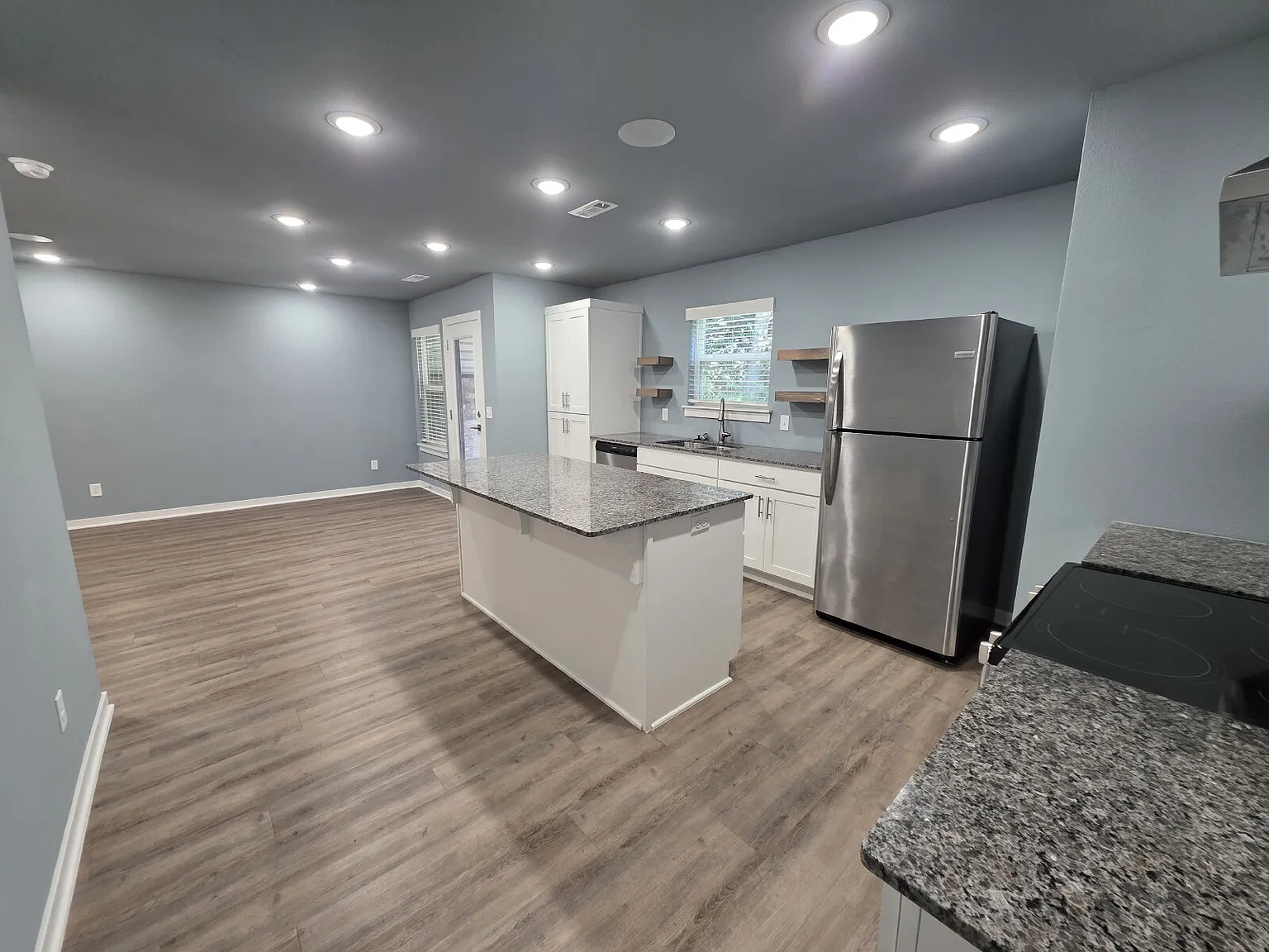 2 bed, 2.5 bath, 1362 sqft, $1,700 — Photo 4
