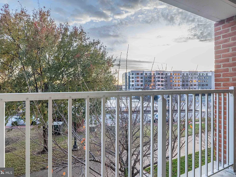 156 Christina Landing Dr — Photo 30
