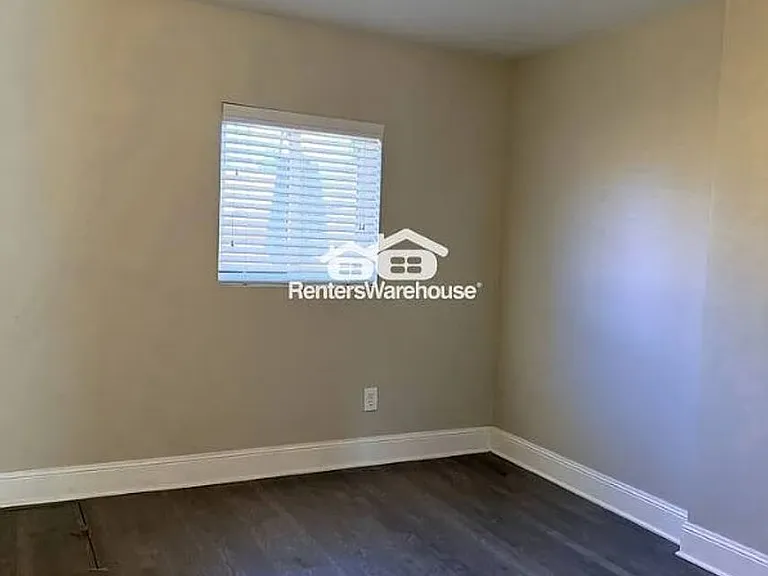 3315 E 31st Ave — Photo 22