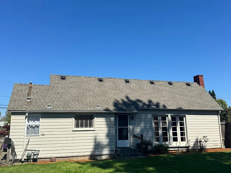830 NE Sunrise Ln — Photo 23