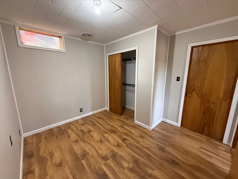 1037 Stringtown Rd — Photo 10