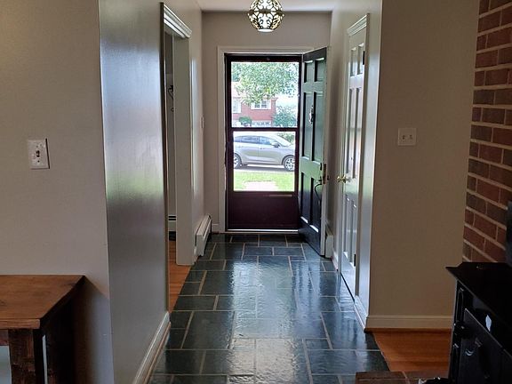 3rd image of 1329 Duke Dr