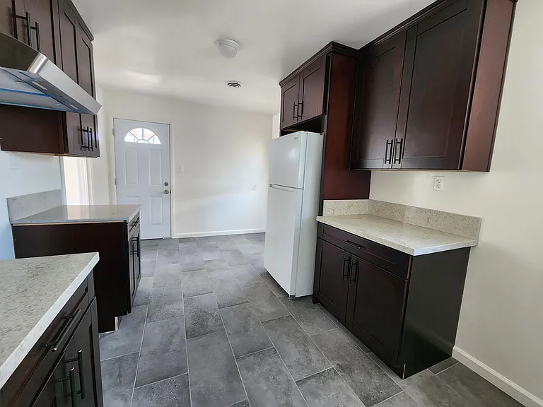 7238 Fulton St — Photo 5