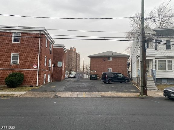 3rd image of 99 21st St APT 1