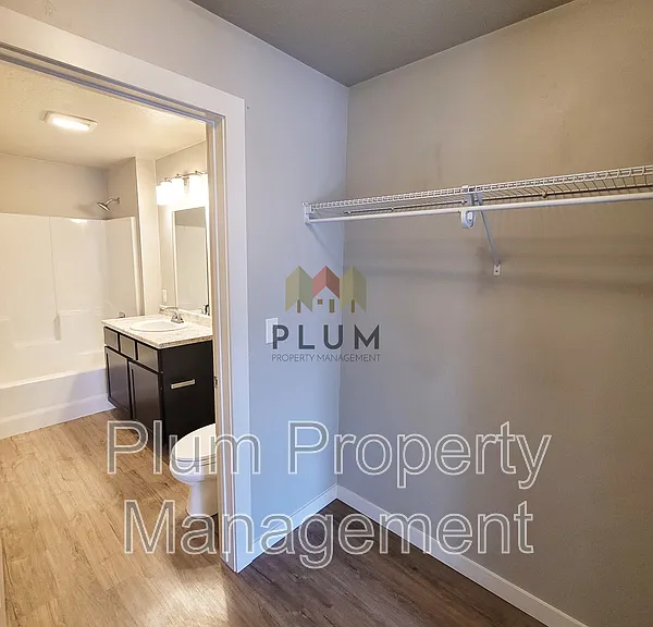 2414 McDonald Ave #102 — Photo 12