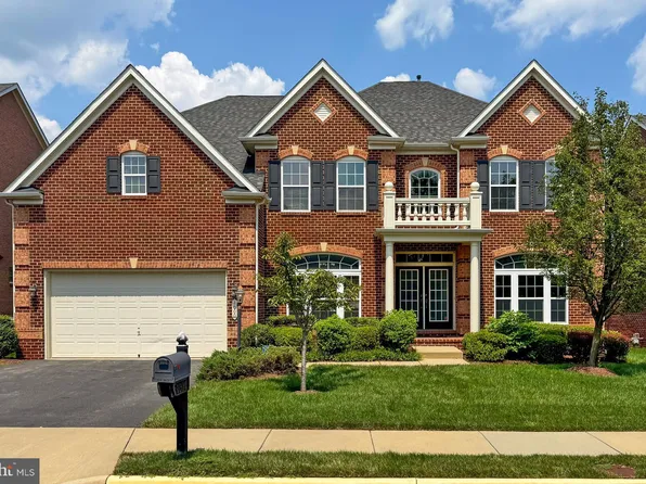 4000 Woodberry Meadow Dr, Fairfax, VA 22033