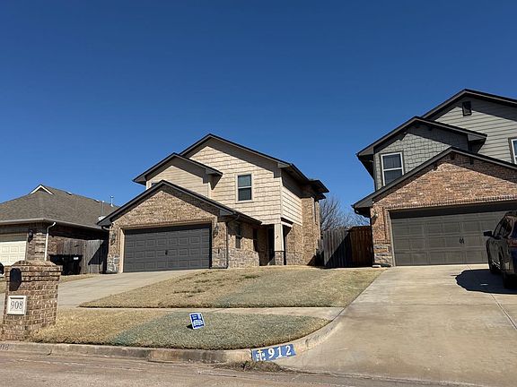 3rd image of 908 Saint Cecil