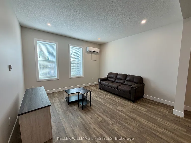537 Talbot St #7 — Photo 14