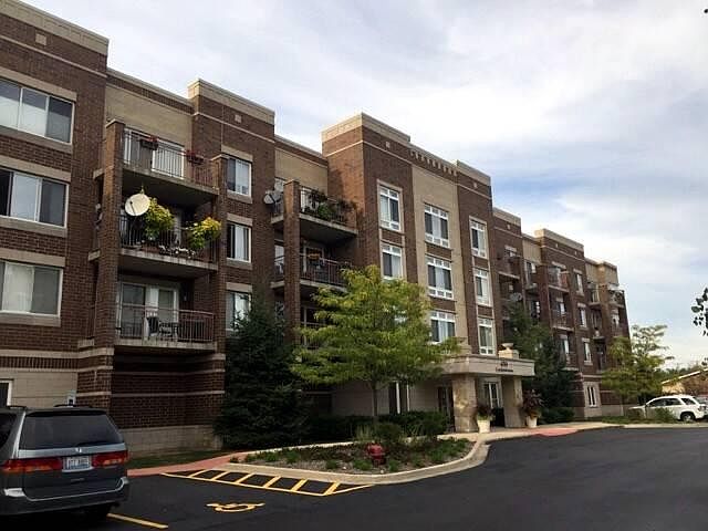 1st image of 6759 W Forest Preserve Ave APT 212