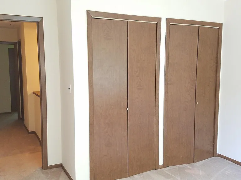 2 closets - in the Front Bedroom