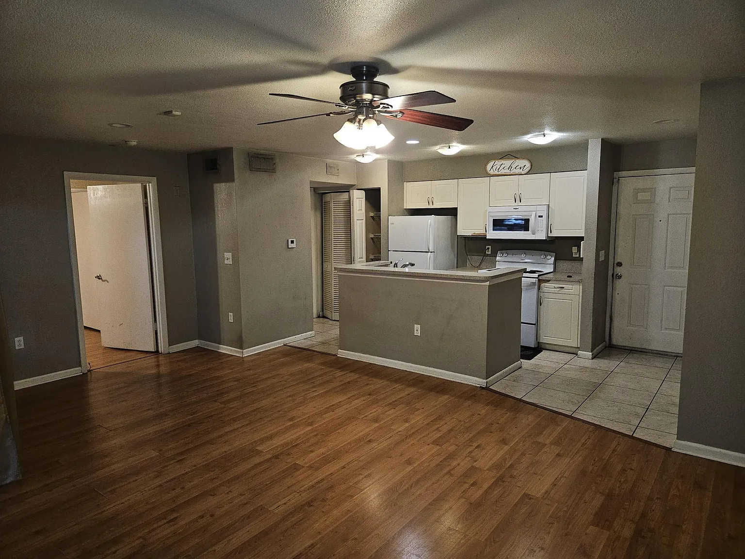 1 bed, 1.0 bath, 745 sqft, $1,650 — Photo 4