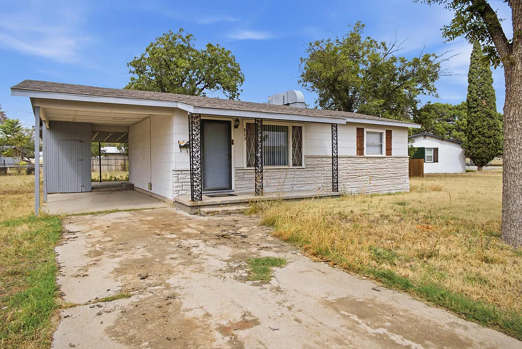 3 bed, 2.0 bath, 1174 sqft, $2,000 — Photo 1