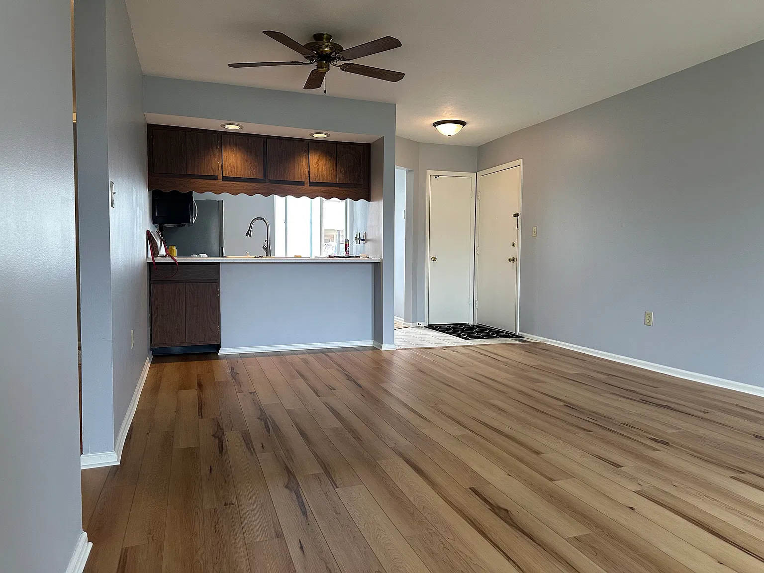 2 bed, 883 sqft, $1,250 — Photo 3