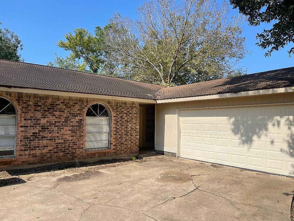 1st image of 2823 Quail Valley East Dr